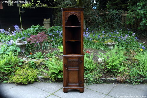 A TITCHMARSH AND GOODWIN CARVED OAK MINIATURE CORNER DISPLAY CABINET / CUPBOARD