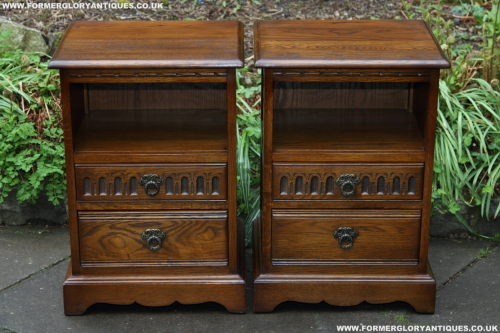 A PAIR OF OLD CHARM WOOD BROTHERS LIGHT OAK BEDSIDE CABINETS CUPBOARD LAMP TABLES CHEST OF DRAWERS