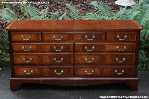 A BEVAN FUNNELL REPRODUX MAHOGANY CHEST OF DRAWERS SIDEBOARD HALL PHONE LAMP TABLE