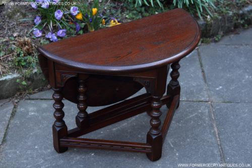AN OLD CHARM TUDOR BROWN CARVED OAK SIDE END OCCASIONAL COFFEE LAMP PHONE DROP-LEAF TABLE STAND.