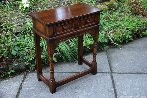 A TITCHMARSH AND GOODWIN OAK HALL TABLE