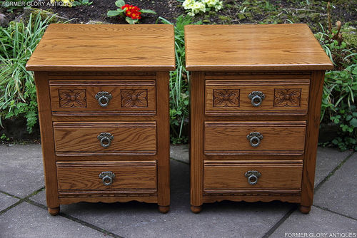 PAIR OF WOOD BROTHERS  OLD CHARM VINTAGE OAK BEDSIDE TABLES / CABINETS