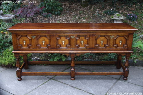 A TITCHMARSH AND GOODWIN STYLE SOLID STRESSED OAK SIDEBOARD / DRESSER BASE