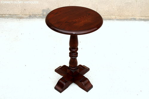A WOOD BROTHERS OLD CHARM TUDOR BROWN OAK OCCASIONAL / LAMP / WINE / COFFEE TABLE