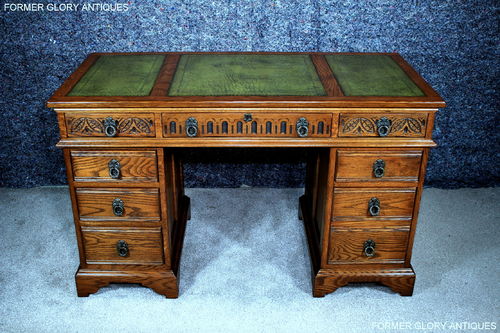 A WOOD BROTHERS OLD CHARM CARVED LIGHT OAK PEDESTAL WRITING DESK / TABLE / COMPUTER STAND